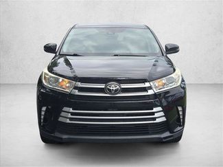 Used 2019 Toyota Highlander LE FWD video 2