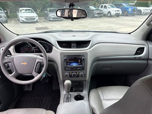 Used 2015 Chevrolet Traverse LS FWD image 8