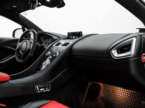 Used 2014 Aston Martin Vanquish Coupe image 38
