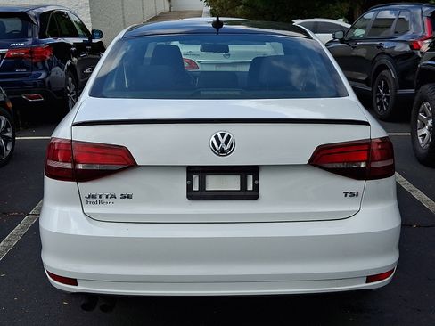 Used 2018 Volkswagen Jetta Sport FWD image 4