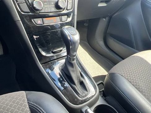 Used 2020 Buick Encore Preferred AWD/4WD image 20