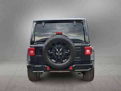 Used 2020 Jeep Wrangler Unlimited Sahara image 7