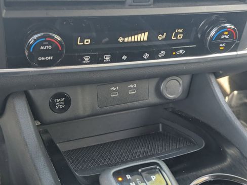 Certified 2025 Nissan Rogue SV AWD/4WD image 26