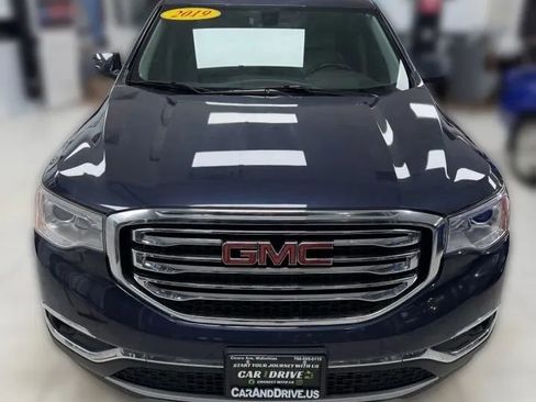 Used 2019 GMC Acadia SLT image 2