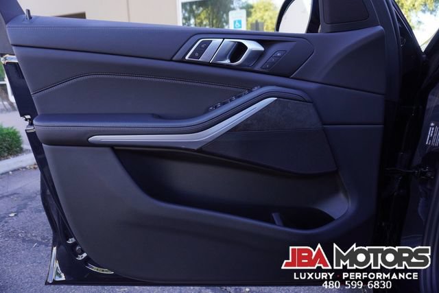 Used 2022 BMW X5 xDrive40i w/ M Sport Package AWD/4WD image 83