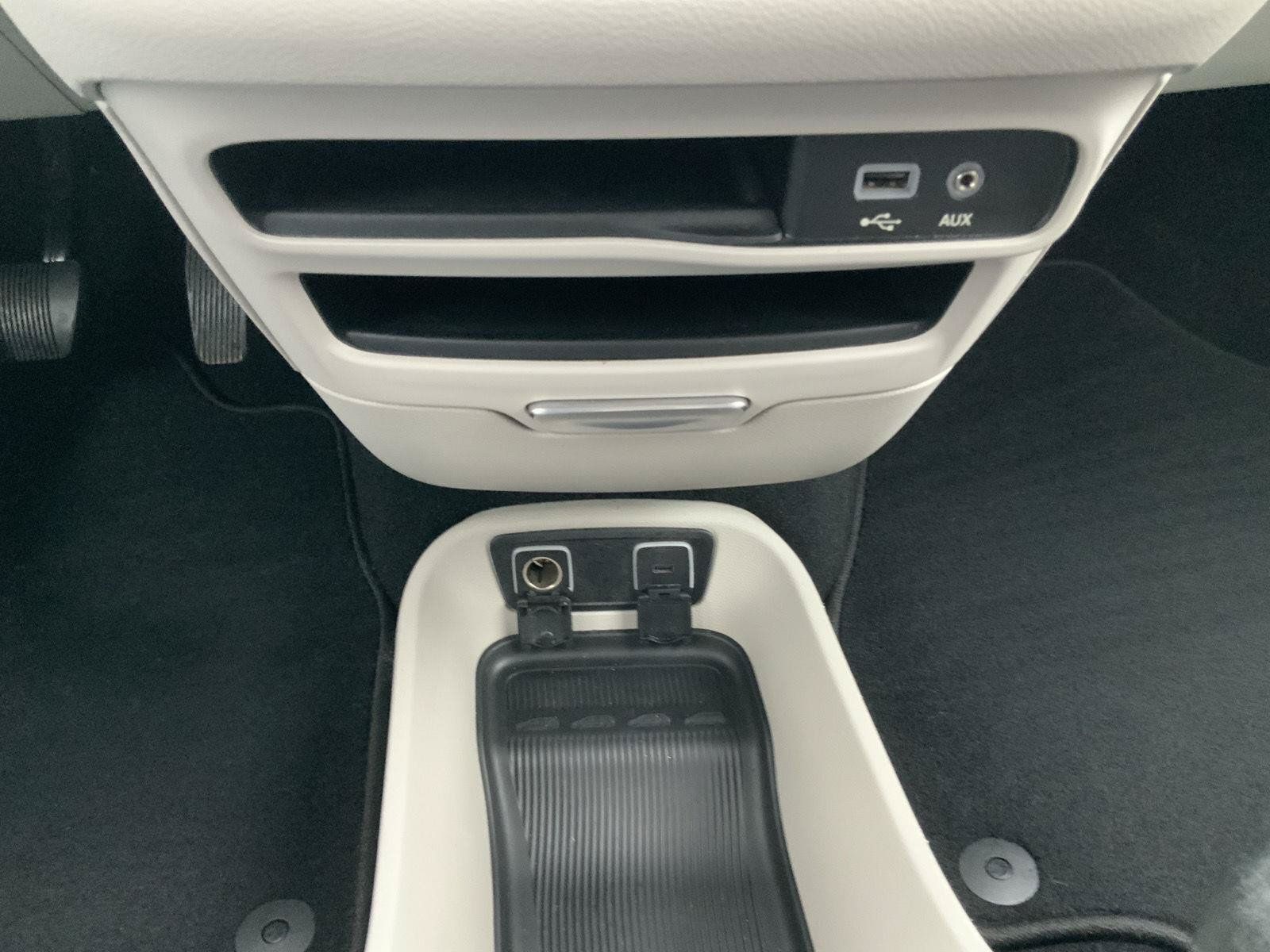 Used 2017 Chrysler Pacifica Touring-L FWD image 37