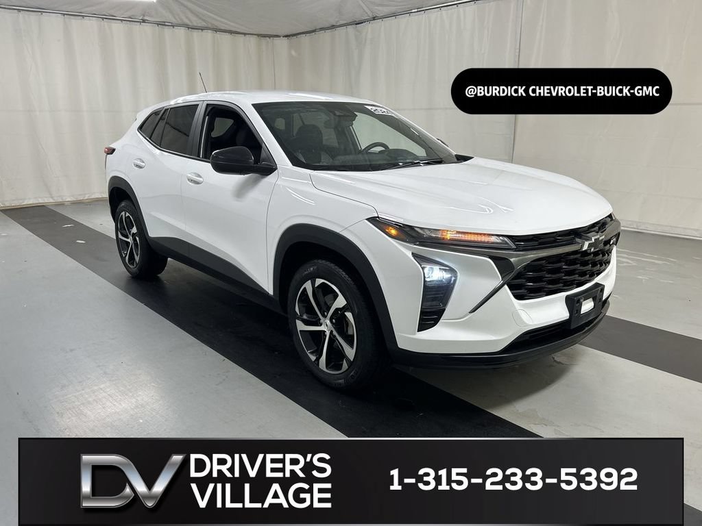 Certified 2024 Chevrolet Trax RS FWD image 1