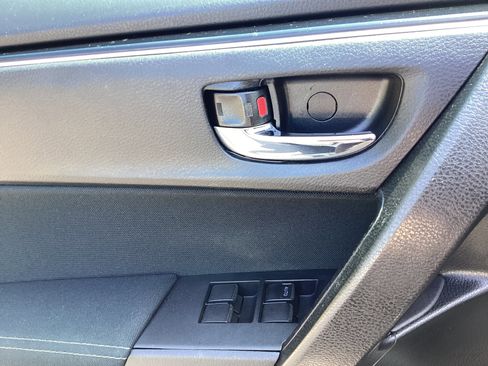 Certified 2018 Toyota Corolla LE FWD image 23