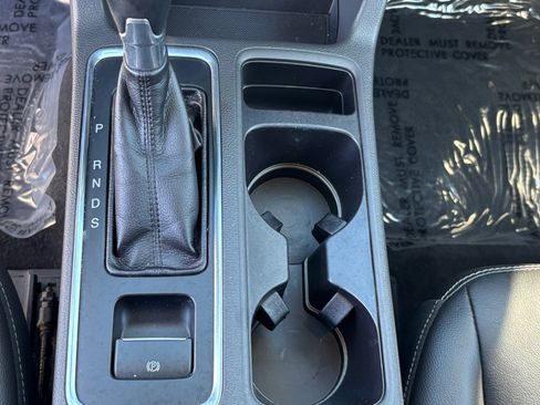 Used 2017 Ford Escape Titanium image 28