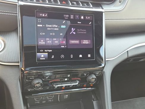 Used 2025 Jeep Grand Cherokee L Altitude RWD image 29