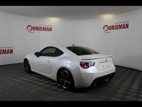 Used 2013 Scion FR-S RWD image 5