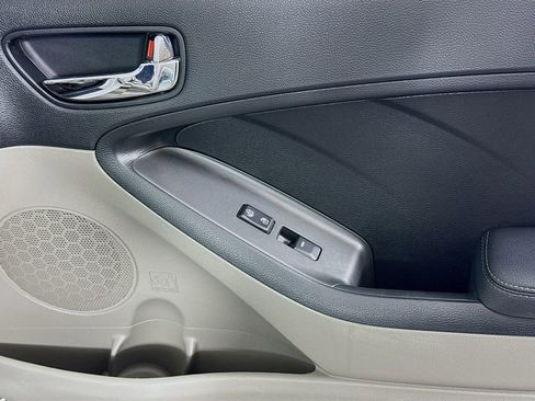 Used 2016 Kia Forte LX FWD image 21
