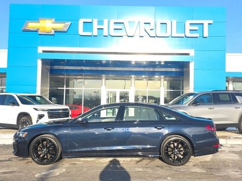 Used 2024 Audi A8 L 3.0T image 3