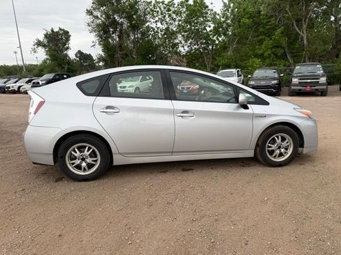 Used 2011 Toyota Prius Two w/ Preferred Accessory Pkg FWD image 7