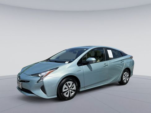 Used 2018 Toyota Prius Four w/ Advanced Technology Package FWD image 1