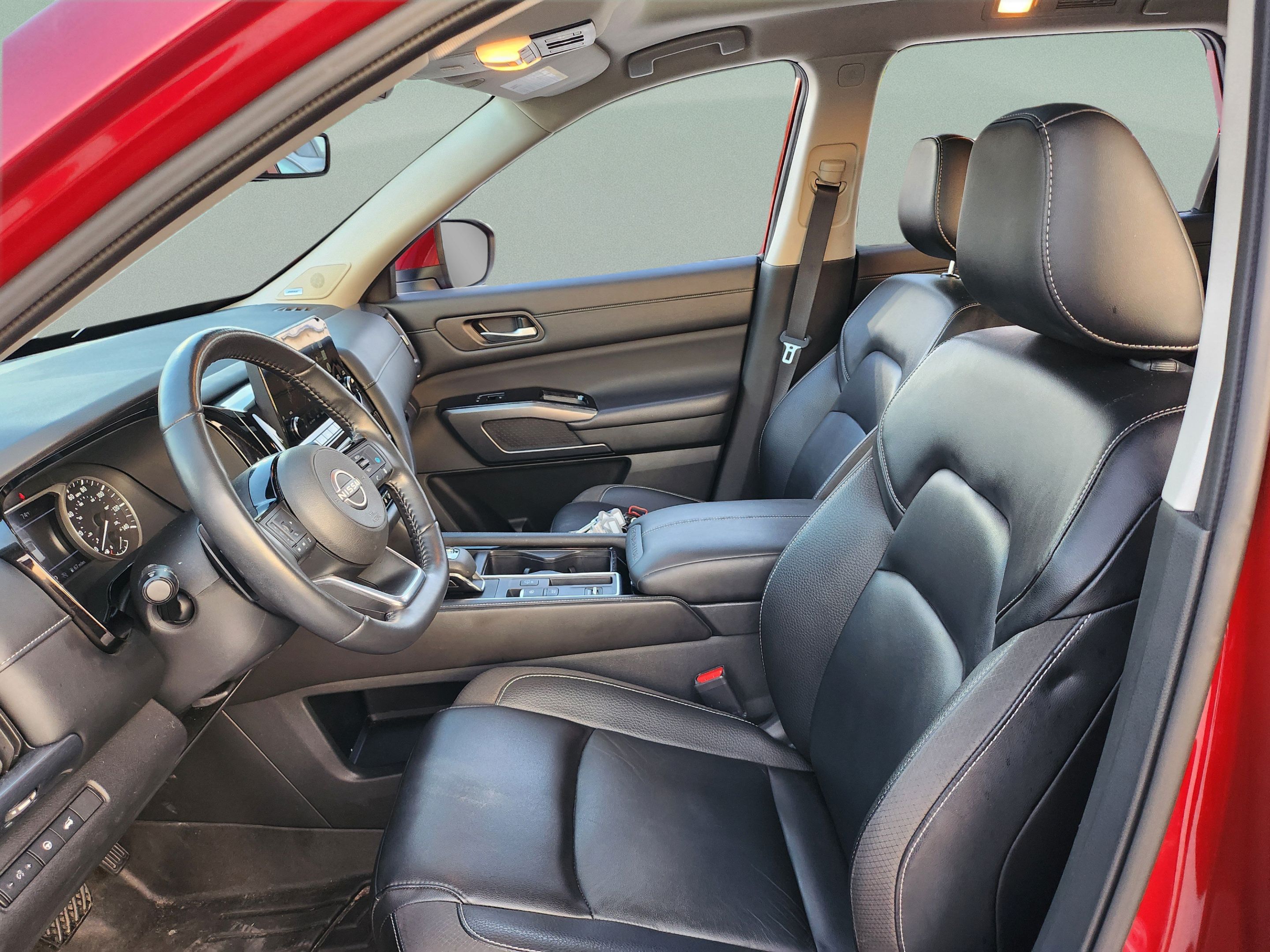 Used 2024 Nissan Pathfinder SL w/ SL Premium Package FWD image 11