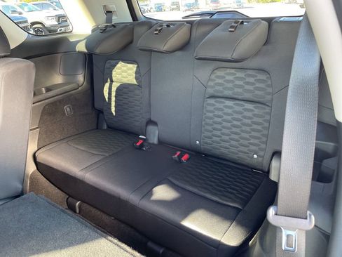 Used 2025 Nissan Pathfinder SV image 47