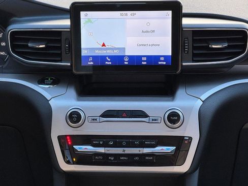 Used 2021 Ford Explorer XLT w/ Equipment Group 202A image 14