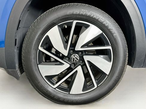 Used 2025 Volkswagen Atlas SE AWD/4WD image 11