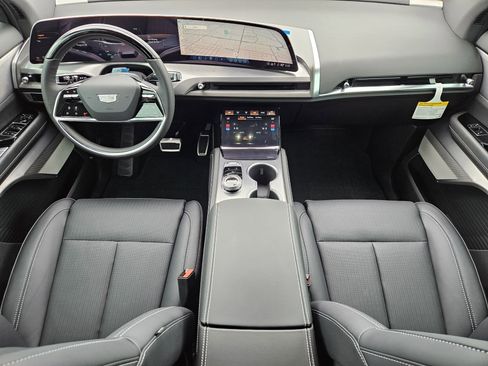 New 2026 Cadillac Vistiq Luxury AWD/4WD image 16