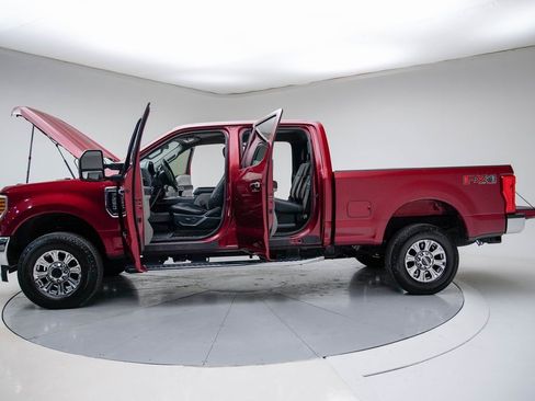 Used 2018 Ford F250 XLT w/ XLT Premium Package image 18