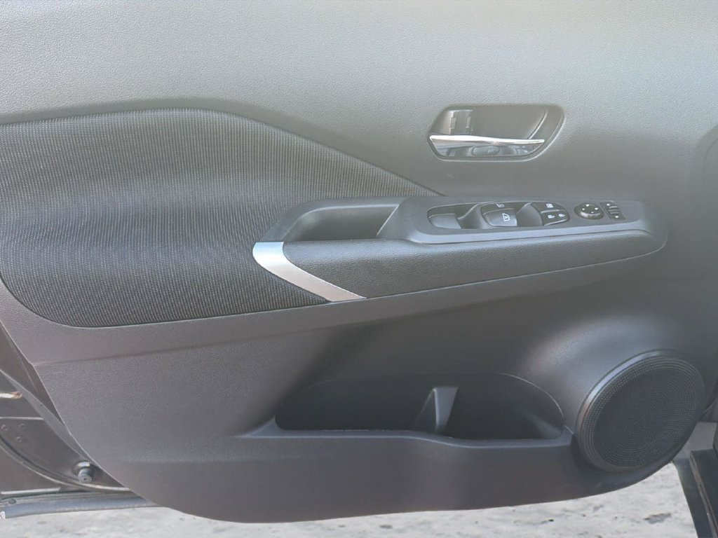 Used 2021 Nissan Kicks SV FWD image 13
