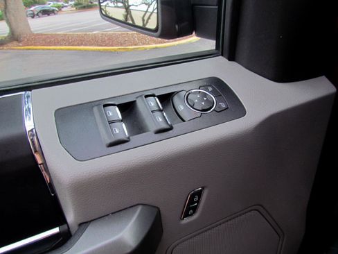 Used 2016 Ford F150 XLT w/ Trailer Tow Package image 29