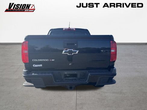 Used 2017 Chevrolet Colorado Z71 w/ Z71 Midnight Edition AWD/4WD image 7