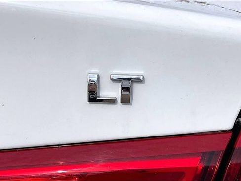 Used 2024 Chevrolet Malibu LT image 22