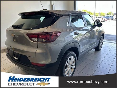 Used 2023 Chevrolet TrailBlazer LS AWD/4WD image 4