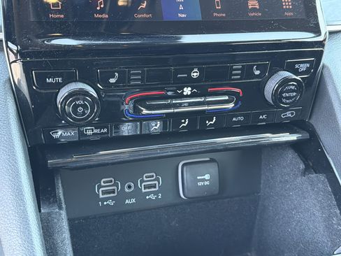 Used 2022 Jeep Grand Cherokee L Limited image 31