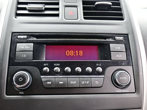 Used 2017 Nissan Versa SV FWD image 39