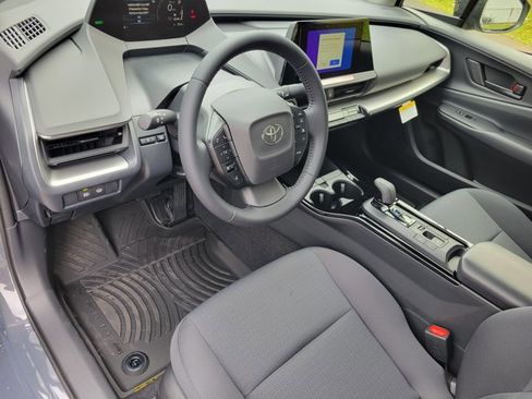 Used 2026 Toyota Prius LE FWD image 4