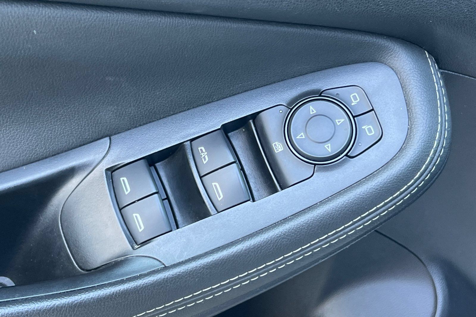 Used 2024 Buick Encore GX Sport Touring FWD image 14