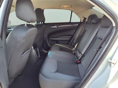 Used 2022 Chrysler 300 Touring image 40