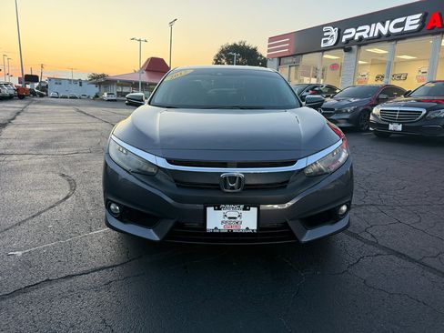 Used 2017 Honda Civic Touring image 2