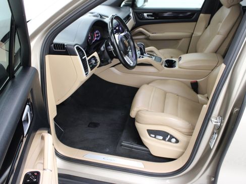 Used 2019 Porsche Cayenne AWD/4WD image 15