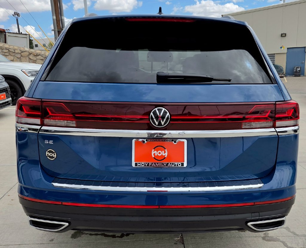 Certified 2026 Volkswagen Atlas SE FWD image 8