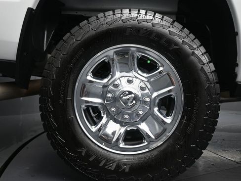 Used 2024 RAM 3500 Tradesman w/ Chrome Appearance Group image 9