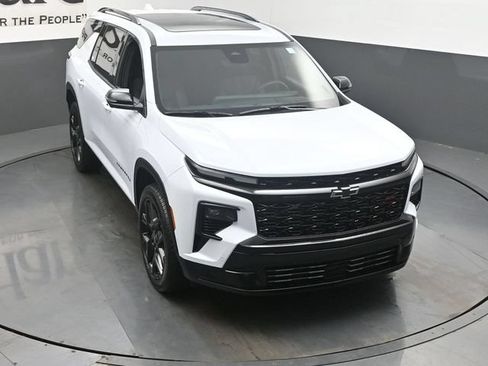 New 2026 Chevrolet Traverse RS w/ LPO, Floor Liner Package FWD image 26