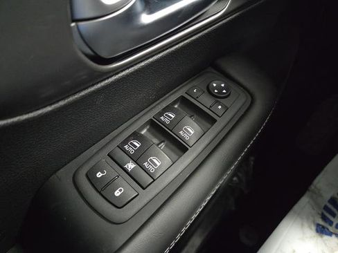 New 2026 Chrysler Pacifica Select w/ S Appearance Package image 28