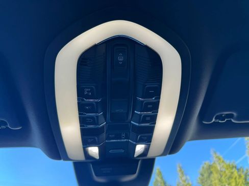 Used 2017 Porsche Macan S AWD/4WD image 41