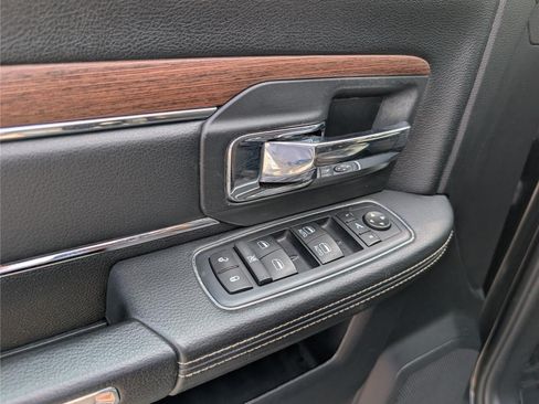 Used 2016 RAM 1500 Laramie w/ Convenience Group AWD/4WD image 19