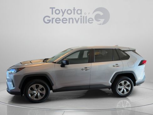 Certified 2022 Toyota RAV4 LE AWD/4WD image 2