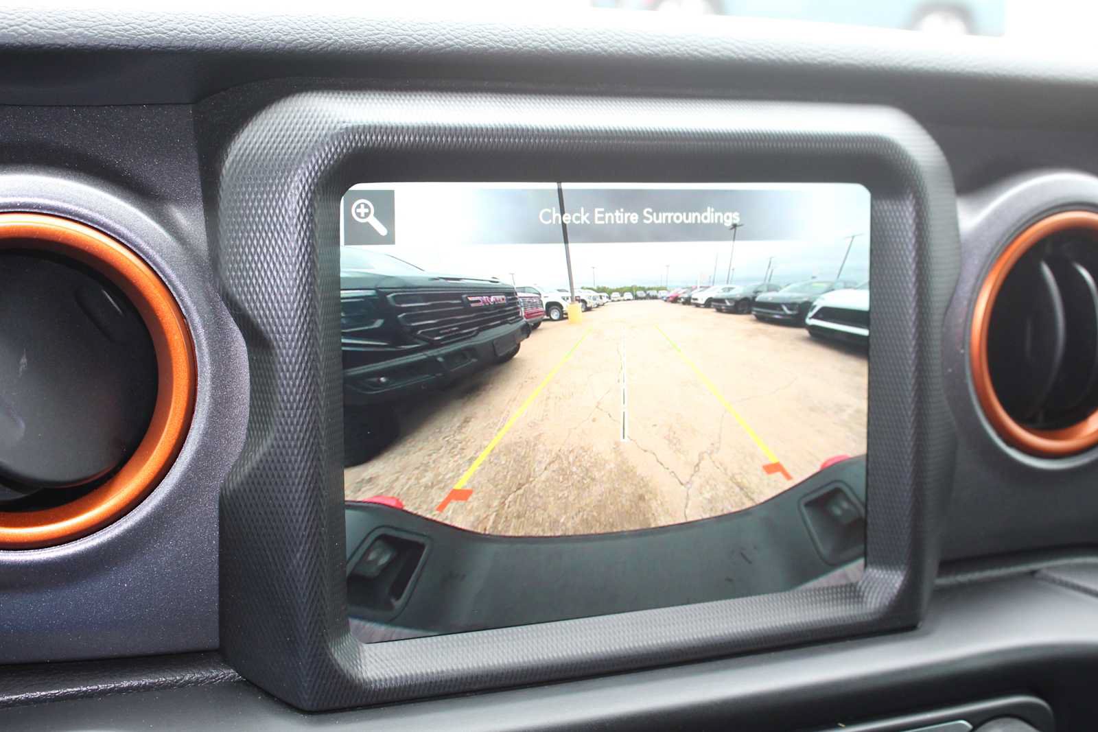 Used 2022 Jeep Gladiator Mojave w/ Cold Weather Group AWD/4WD image 43