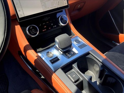 New 2026 Jaguar F-PACE SVR 575 Edition image 8