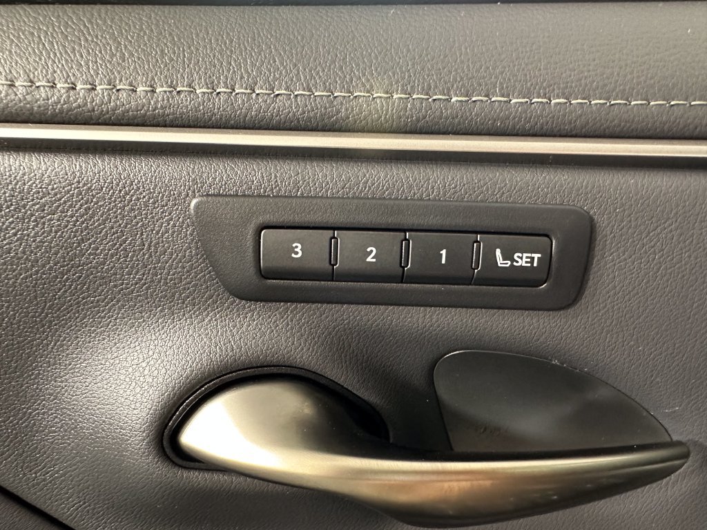 Used 2023 Lexus ES 250 w/ Premium Package AWD/4WD image 17