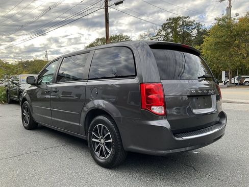 Used 2015 Dodge Grand Caravan SXT image 7