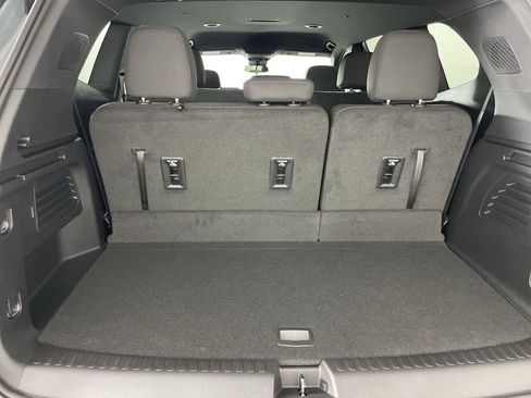 New 2025 GMC Acadia Elevation image 26