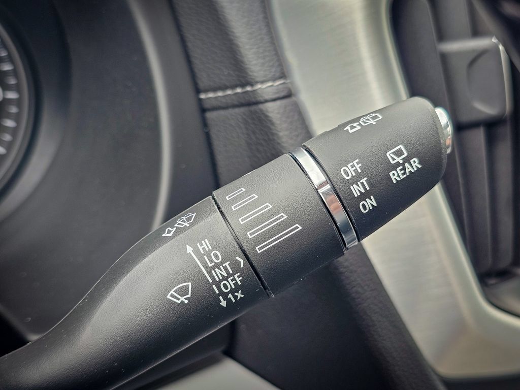 Used 2023 GMC Terrain SLT w/ Infotainment Package II AWD/4WD image 22